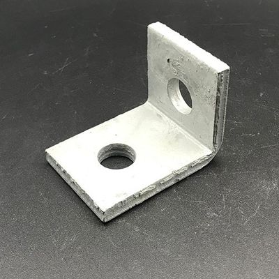 Instalaciones de conductos de apoyo de construcción Ángulo de dos agujeros Instalaciones de apoyo de acero galvanizado