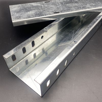 Fabricante Tronco de cable perforado de acero galvanizado