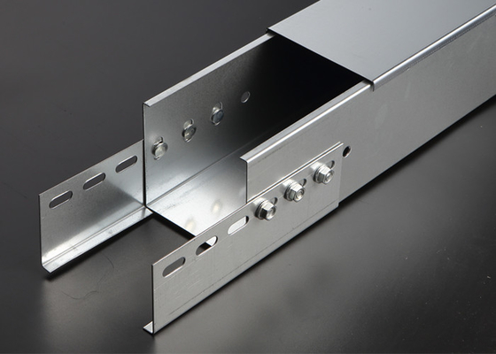 HDG Hot Dip Galvanized 50 mm Cable Trunking (Cables galvanizados por sumersión en caliente de 50 mm)