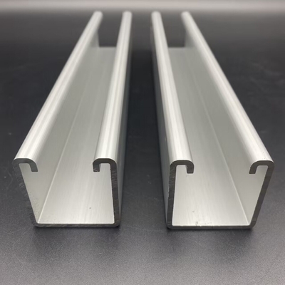 Se trata de un canal de aluminio 6005 unistrut con ranuras