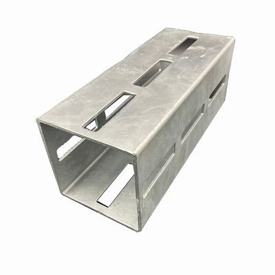 Profil de trabajo pesado 100x100x3 mm Canal cuadrado con ranuras