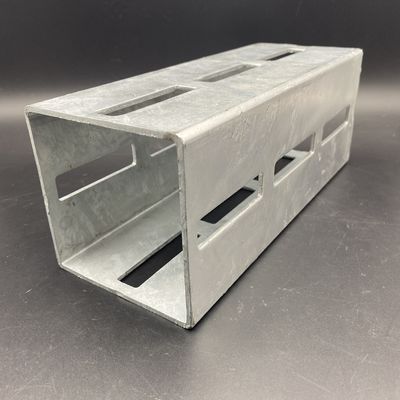 Cuadro de acero galvanizado 40x15,5 mm canal cuadrado con ranuras